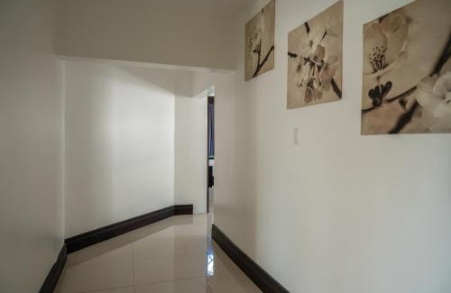 West Gate Hills Apartment | Awaii Jamaica