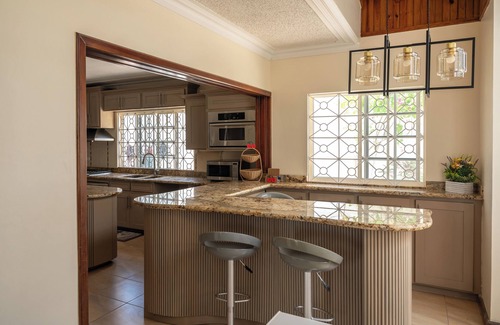 West Gate Hills House | Awaii Jamaica