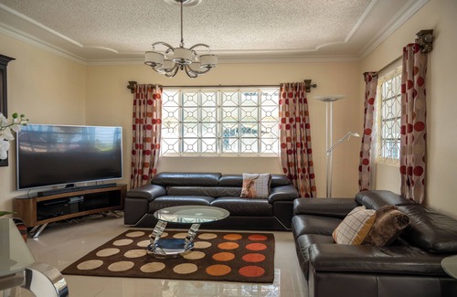 West Gate Hills House | Awaii Jamaica