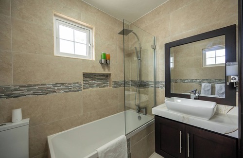 West Gate Hills House | Awaii Jamaica