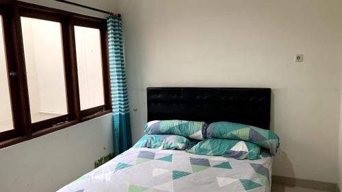 Yogyakarta House | Awana Dream Whole Villa, 4bedroom 10pax , 5min to Alun Alun, Kraton, Malioboro bdc