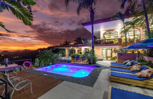 Manuel Antonio House | Award Winner: TripAdvisor's Luxury 'Top Vacation Rental'- Walk to Beach and Park
