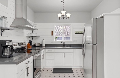 Port Gardner House | Award Winning Historic Remodeled 1907 Four Square