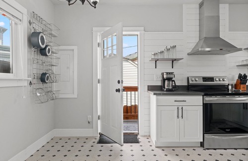 Port Gardner House | Award Winning Historic Remodeled 1907 Four Square