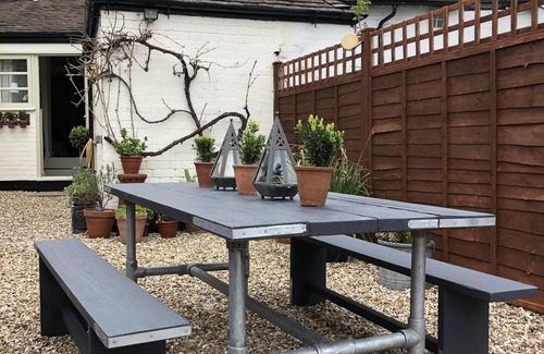 Bridgnorth Cottage | Award Winning Little Gem on the Historic Cartway