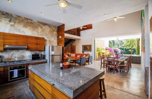 North End House | Award Winning Luxury Villa - North Beach, Pool, Hot Tub - Sept-Oct Special!