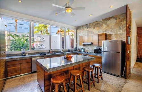 North End House | Award Winning Luxury Villa - North Beach, Pool, Hot Tub - Sept-Oct Special!