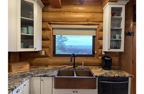 Regional District of Nanaimo Cottage | Award winning oceanside luxury log cabin