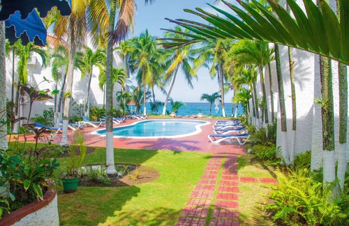 Tower Isle Apartment | AWARD WINNING OCEAN FRONT 1 BED CONDO Wi-Fi