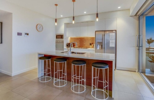 Wamberal Apartment | AWARD WINNING SALT 4 - HEATED POOL - SLEEPS 8, 200m Beach, Ocean Views
