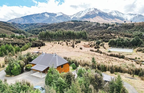 Mt Lyford House | Awardwinning luxury eco lodge with optional private outdoor hot tub &great views