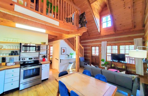 Gatlinburg - Pigeon Forge Cabin | Away from the Hustle and Bustle