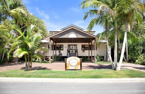 Byron Bay House | Away Guesthouse- Away on Shirley Lane