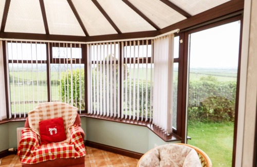 Rhosybol House | AWEL Y DDOL, pet friendly, character holiday cottage in Rhosybol