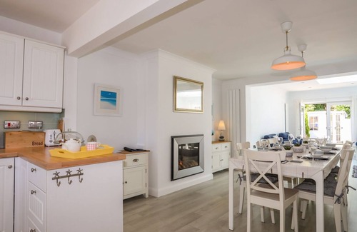 Edern Cottage | AWEL Y MOR, pet friendly, character holiday cottage in Morfa Nefyn