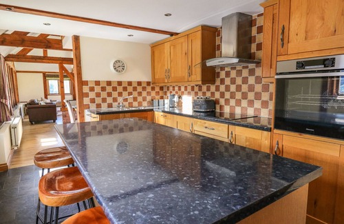 Llanfair Caereinion Cottage | AWELFAN, pet friendly, character holiday cottage in Bettws Cedewain
