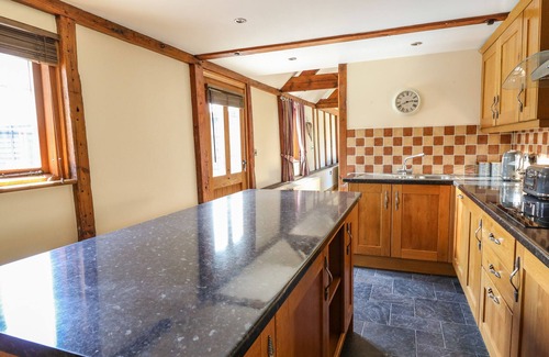 Llanfair Caereinion Cottage | AWELFAN, pet friendly, character holiday cottage in Bettws Cedewain