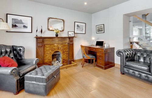 Aberaeron House | Awelon y Mor in the beautiful Aberaeron