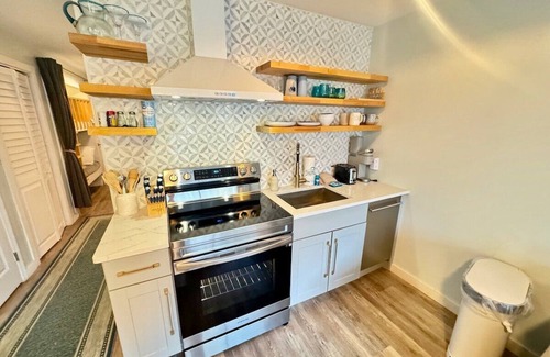 Hilton Head Island Condo | Awesome 1 Bd 1 ba with Ocean view steps to beach!