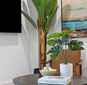 Sailboat Bend Apartment | Awesome 1BR Apartment @Sailboat