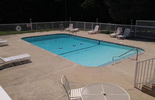 Clemmons Condo | Awesome ! 2 Bedroom , 2 Bath, With A Swimming Pool!