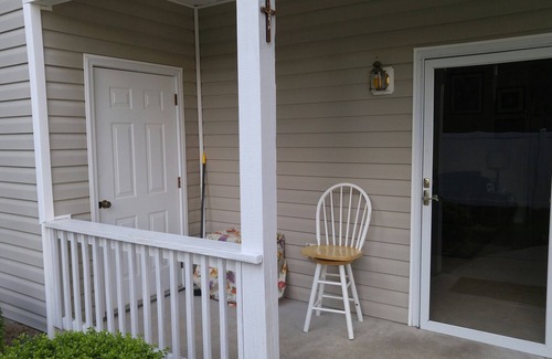 Clemmons Condo | Awesome ! 2 Bedroom , 2 Bath, With A Swimming Pool!