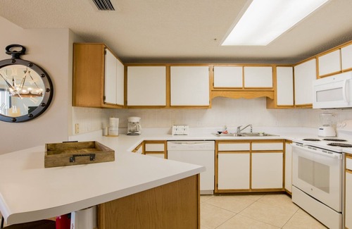 Orange Beach East Condo | Awesome 3rd Floor Phoenix X Beachfront Condo!