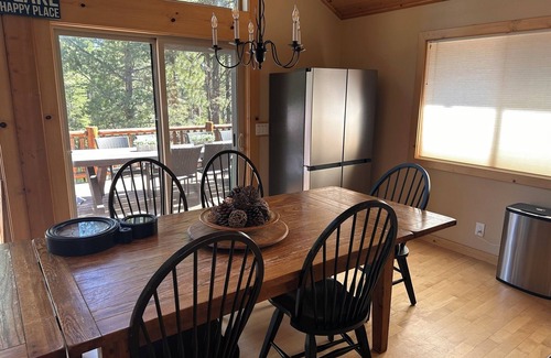 Truckee House | Awesome 7 bedroom Luxury Rental in Tahoe Donner w/Hot Tub, Huge Deck, Generator