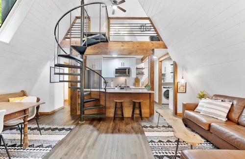 Hendersonville House | Awesome A-frame unique hot tub, fire pit game garage
