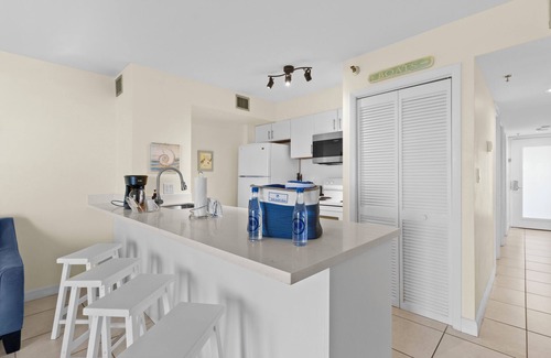 Tavernier Apartment | Awesome Amenities! 3 Spacious Suites, Outdoor Pool, Close to Harry Harris Park!