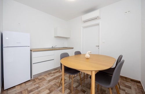 Imotski Apartment | Awesome apartment in Vinjani Donji