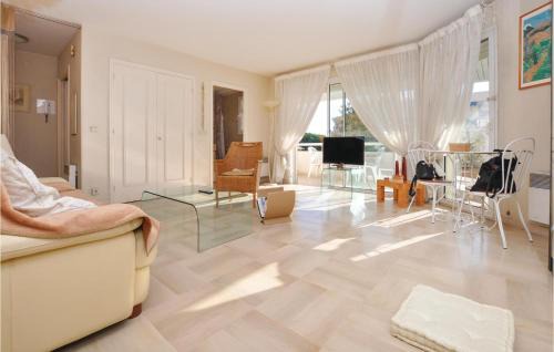 Cannes Apartment | Awesome Apartment In Cannes With Kitchen
