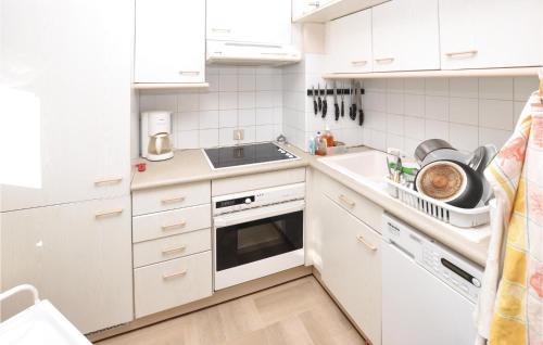 Cannes Apartment | Awesome Apartment In Cannes With Kitchen