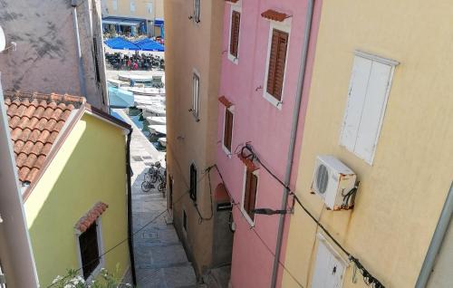 Cres Apartment | Awesome Apartment In Cres With Wifi