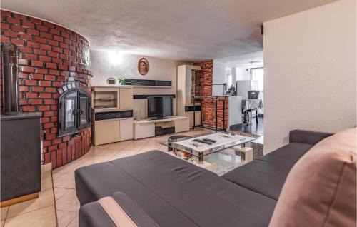 Liznjan Apartment | Awesome Apartment In Liznjan With Wifi