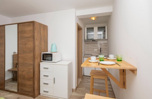 Ploce Apartment | Awesome apartment in Rogotin with WiFi