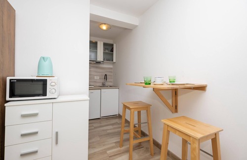 Ploce Apartment | Awesome apartment in Rogotin with WiFi