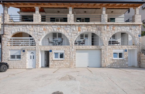 Ploce Apartment | Awesome apartment in Rogotin with WiFi