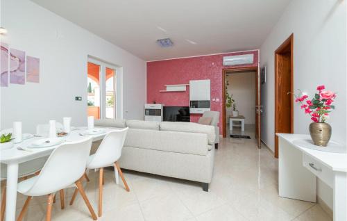 Rovinjsko Selo Apartment | Awesome Apartment In Rovinj