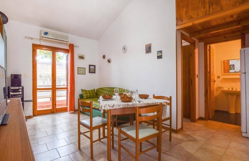 Acquarone Apartment | Awesome apartment in Acqualadrone