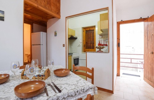 Acquarone Apartment | Awesome apartment in Acqualadrone