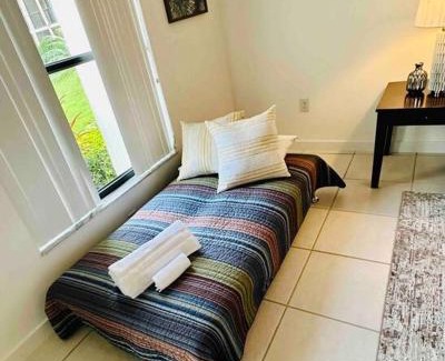 Central Naples Apartment | Awesome Apartment near the Beach
