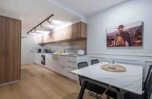 Braddon Apartment | Awesome Brooklyn Inspired Stay - Mt Ainslie View