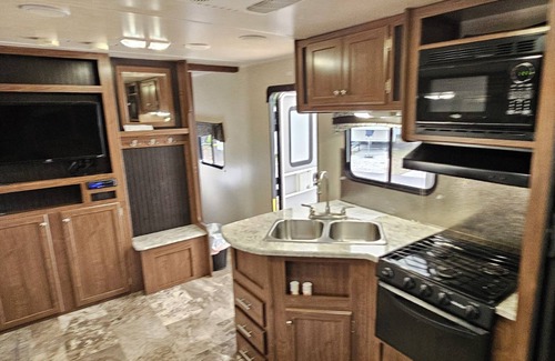Kissimmee House | AWESOME BUNKHOUSE CAMPER GOLF CART IN DISNEY AREA 5 STAR RATED MILL CREEK RESORT