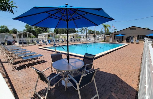 Kissimmee House | AWESOME BUNKHOUSE CAMPER GOLF CART IN DISNEY AREA 5 STAR RATED MILL CREEK RESORT