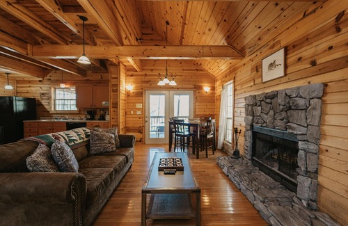 Rogers Cabin | Awesome cabin with a "Gorge"ous view from the hot tub at the Red with wi-fi