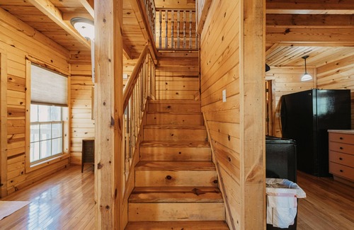 Rogers Cabin | Awesome cabin with a "Gorge"ous view from the hot tub at the Red with wi-fi