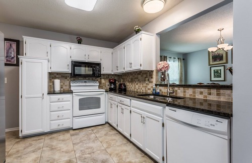 Overland Park House | Awesome family place for your vacation in KC area!