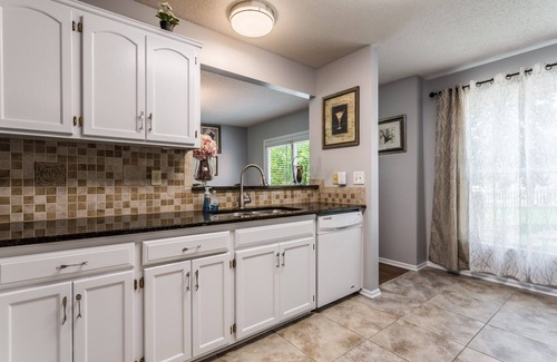 Overland Park House | Awesome family place for your vacation in KC area!