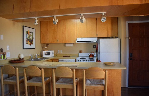 El Prado Condo | Awesome FUN Location! Close to Plaza, Close to Ski! Tennis, Summer Swim!
